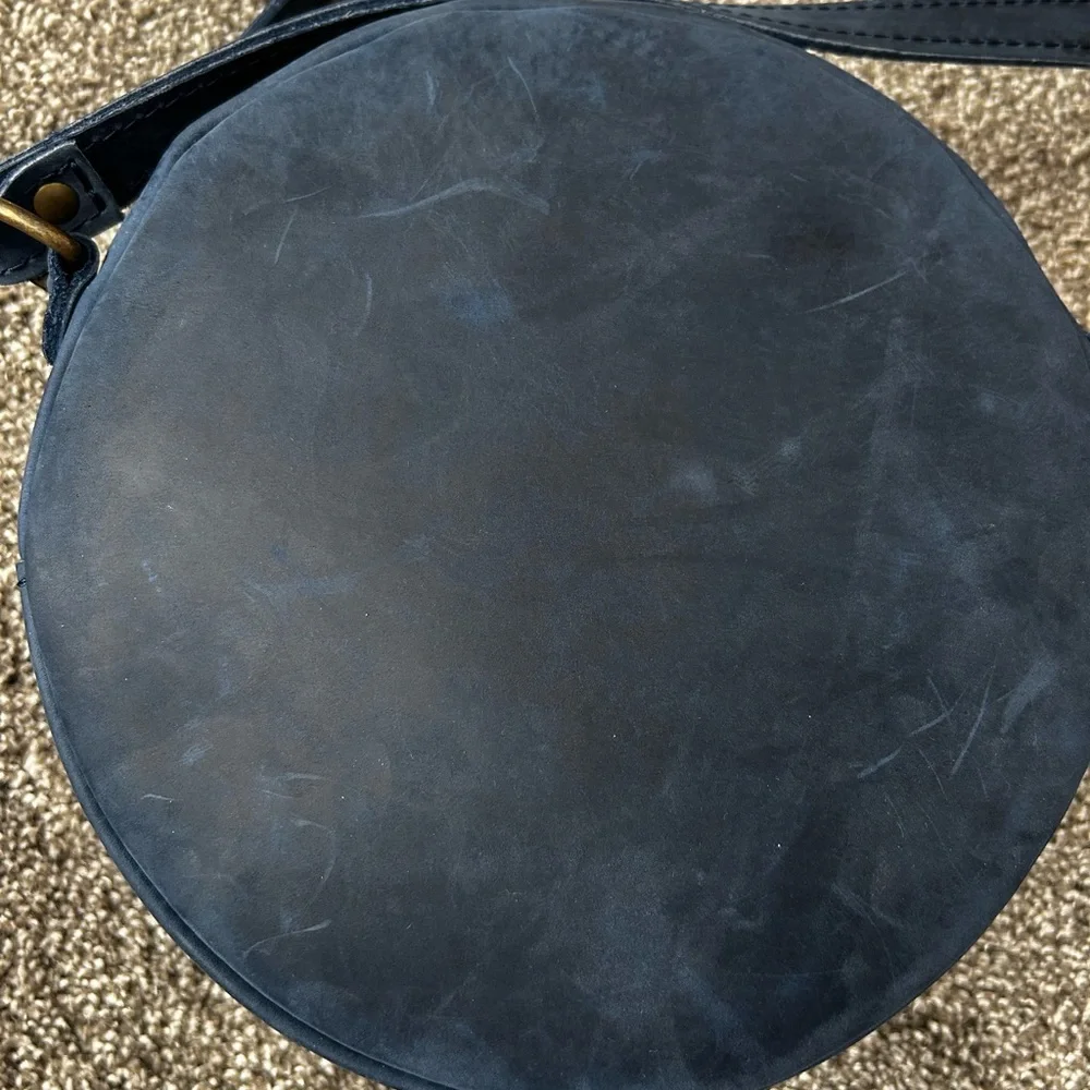 Portland Leather Large Circle Deep Water - Picture 1 of 6